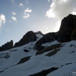 Regard en direction du glacier et du sommet