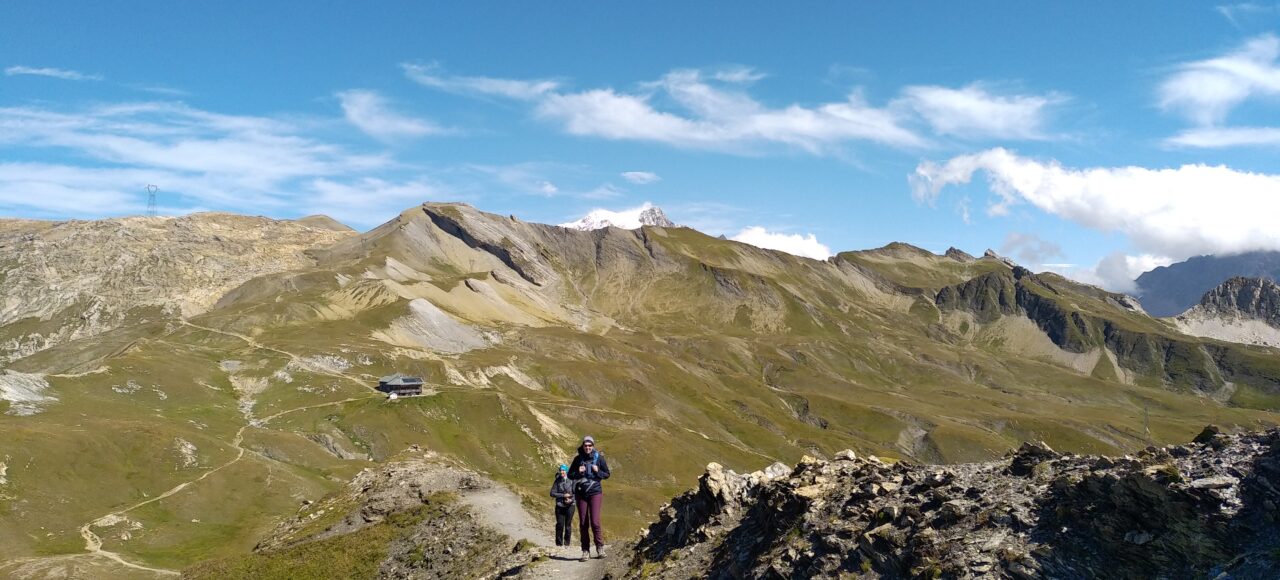 Randonneurs sur la crête des Gittes, Beaufortain